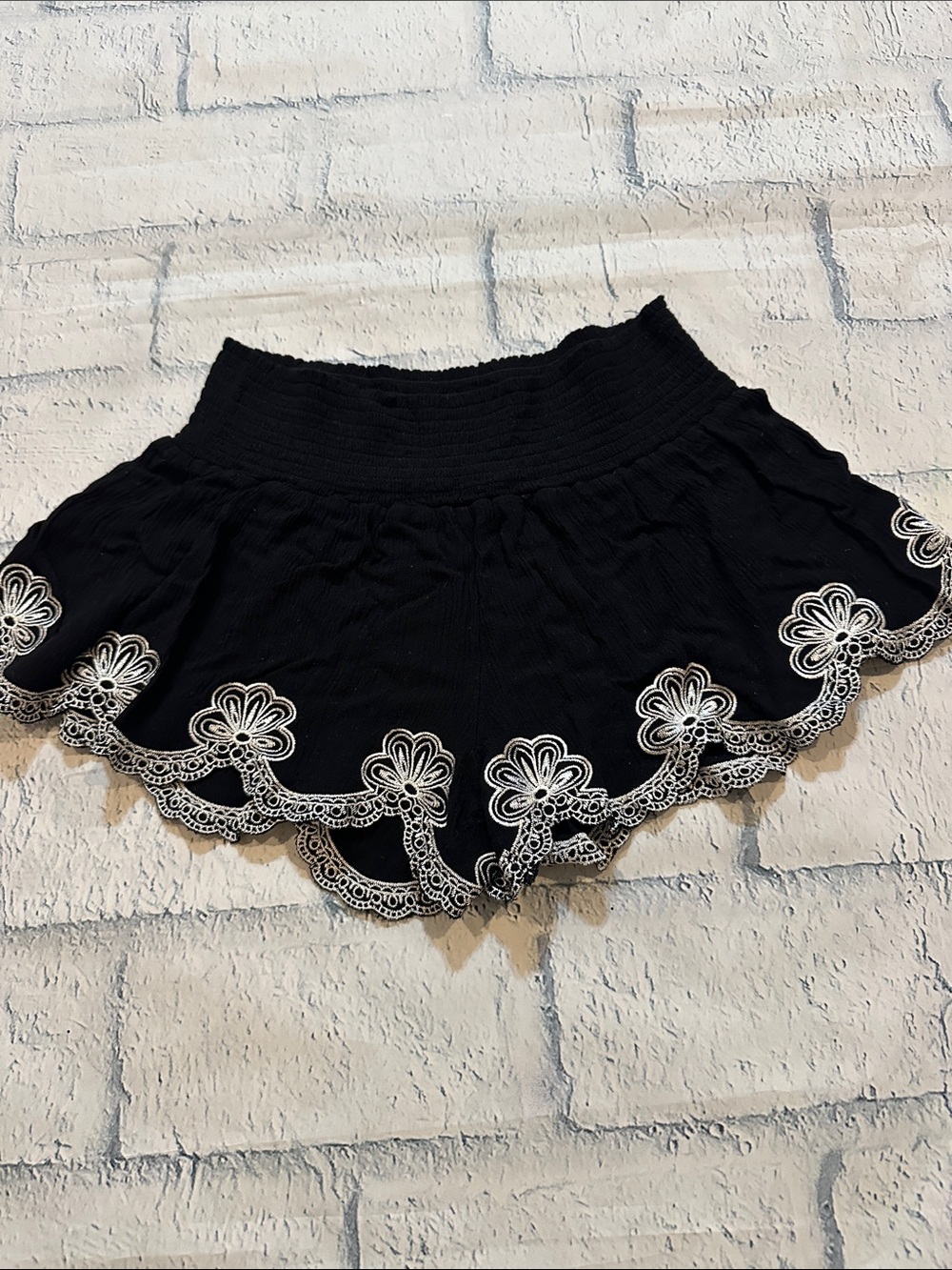 La Hearts Black Skirt with White Floral Scallop Trim